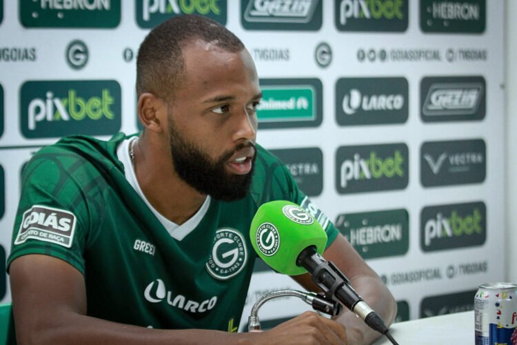 Reynaldo projeta próximo jogo do Goiás: "fazer boa partida e sair com a vitória"