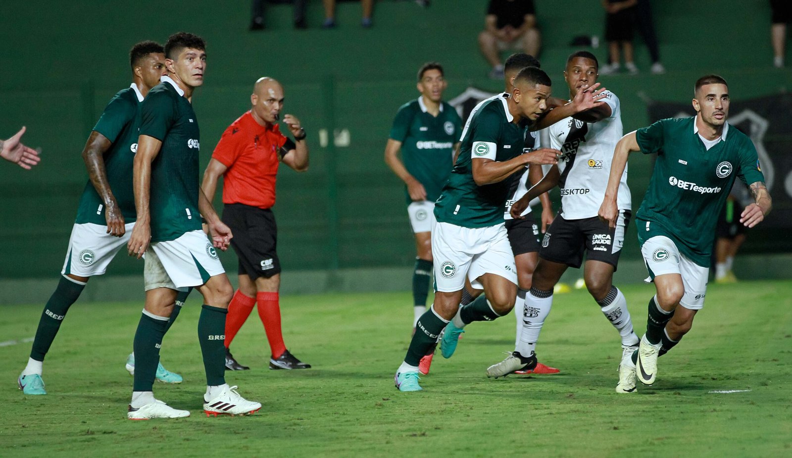 Tadeu e Márcio Zanardi analisam a performance do Goiás no duelo diante da Ponte Preta