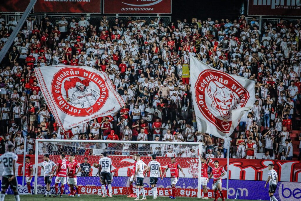 Buscando manter invencibilidade no OBA, Vila Nova inicia venda de ingressos para 11ª rodada da Série B; confira valores