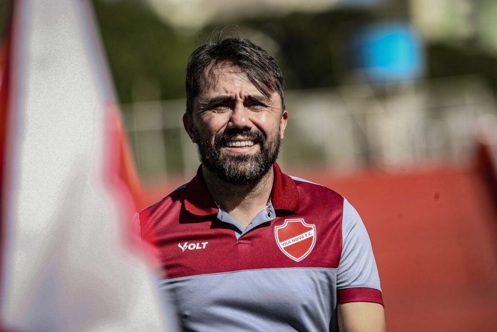 Luizinho Lopes avalia confronto entre Vila Nova e Santos