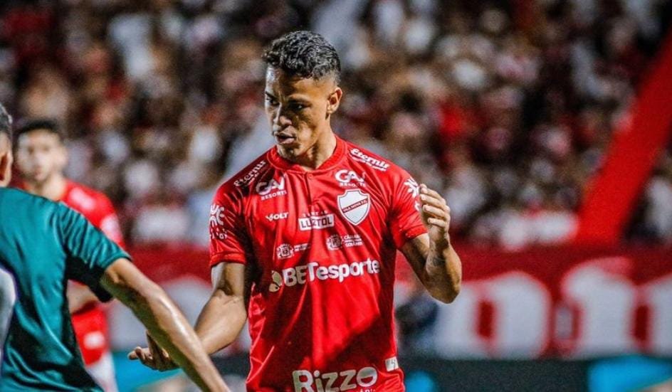 Vila Nova negocia volante com clube Português