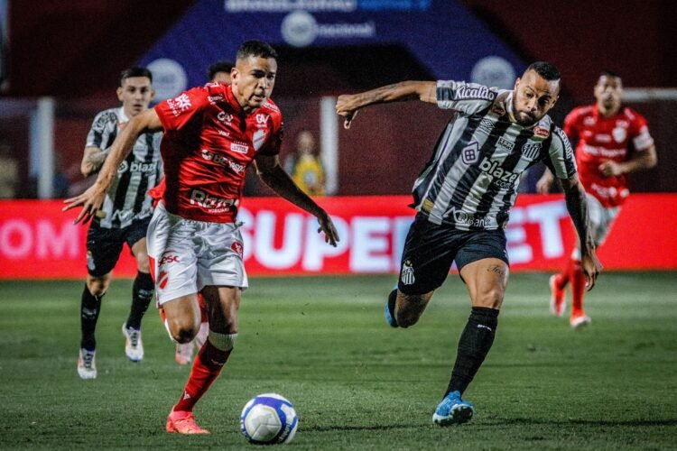 Em jogo equilibrado, Vila Nova e Santos empatam no OBA lotado