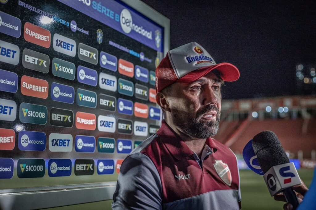 'O futebol é feito de detalhes', destacou técnico do Vila Nova após empate com Paysandu