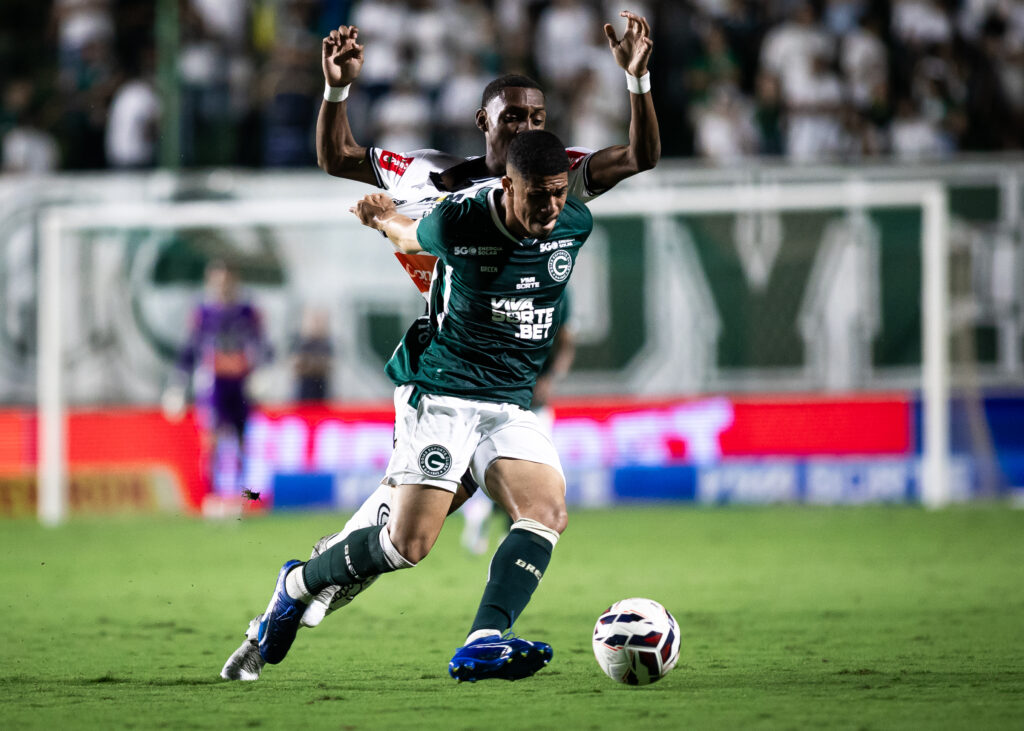 A fase virou no Goiás. Após um início avassalador, o time sofreu a segunda derrota seguida na Série B e corre o risco de deixar a ponta da tabela já na próxima rodada