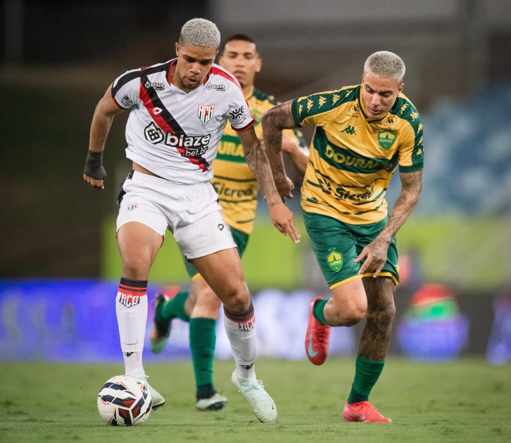 No fim! Atlético-GO corre atrás do resultado e arranca empate com Cuiabá fora de casa