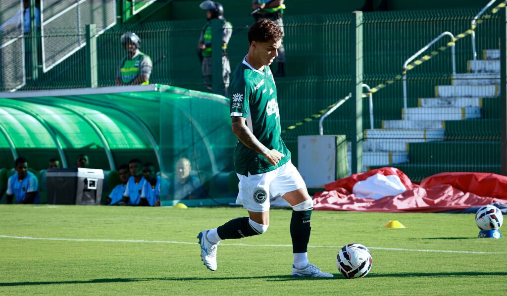 Novos nomes e despedidas marcam a movimentação do Goiás na maior janela de transferências da história