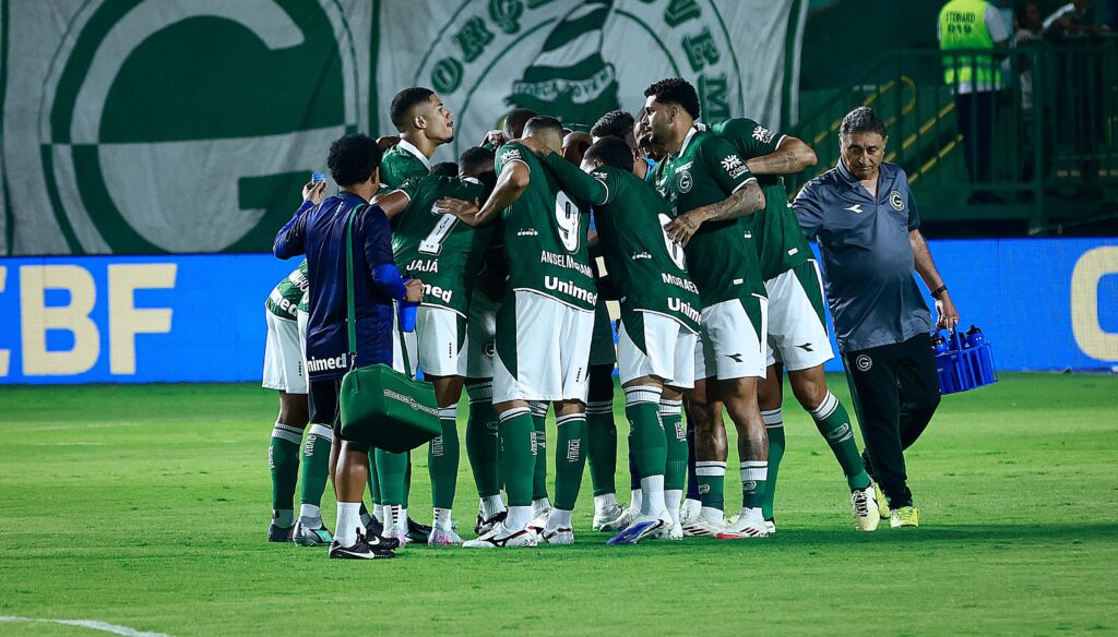 Goiás fecha 34ª rodada no G4 e depende só de si para voltar à Série A